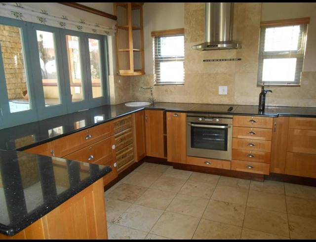 4 BEDROOM HOUSE FOR SALE IN MUCKLENEUK